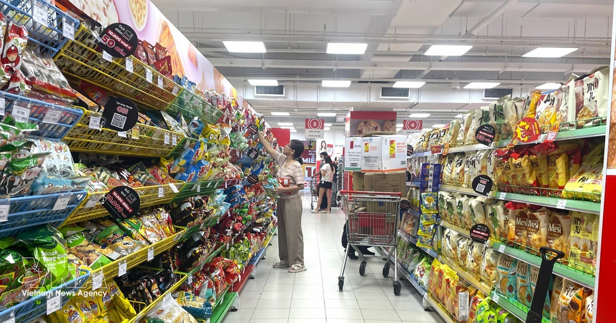 Domestic consumption hits new record, but consumer spending remains cautious