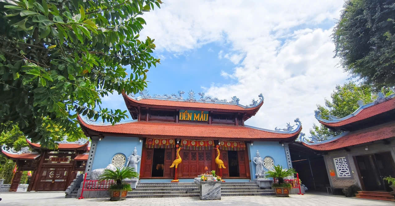Sacred Lao Cai temple guards Vietnam's northern frontier