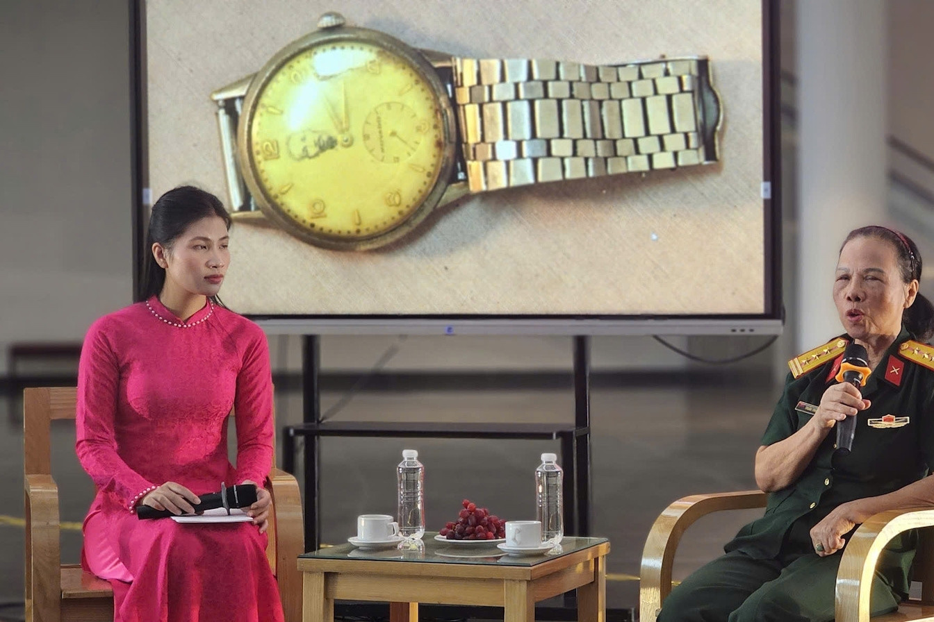 Former Defense Minister and the sacred Swiss watch that stopped at his death