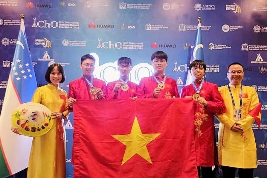 Vietnamese students perform impressively at Int’l Chemistry, Biology Olympiads