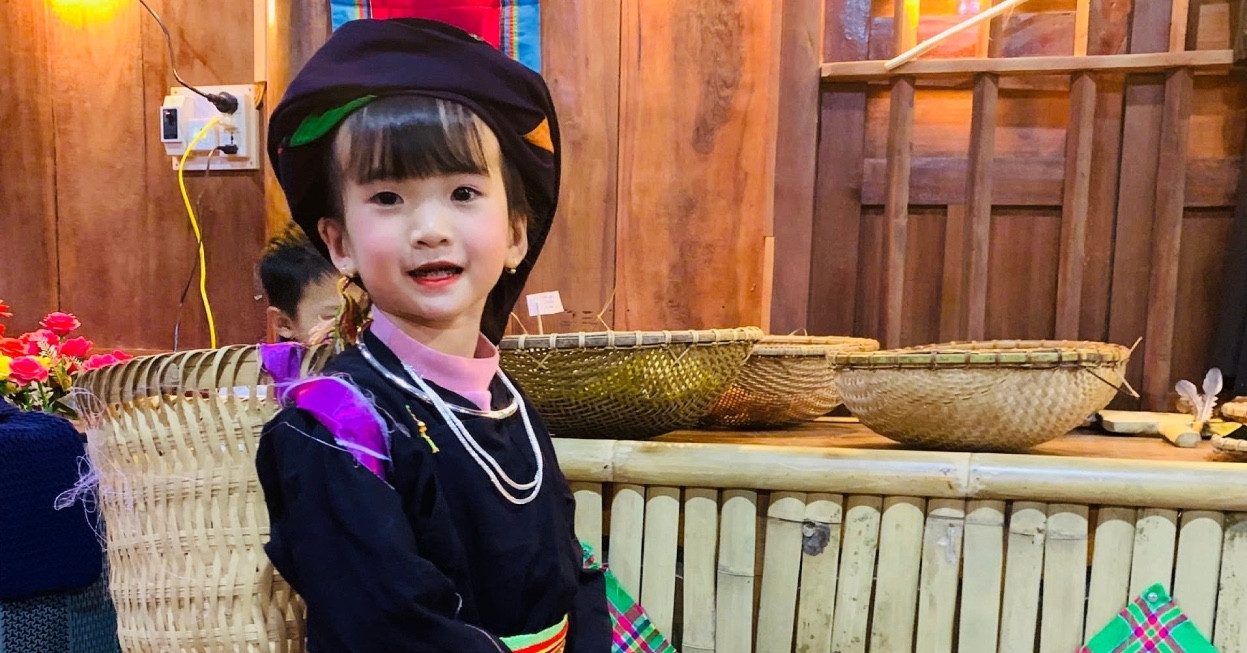 A six-year-old voice preserving Vietnam's Then heritage