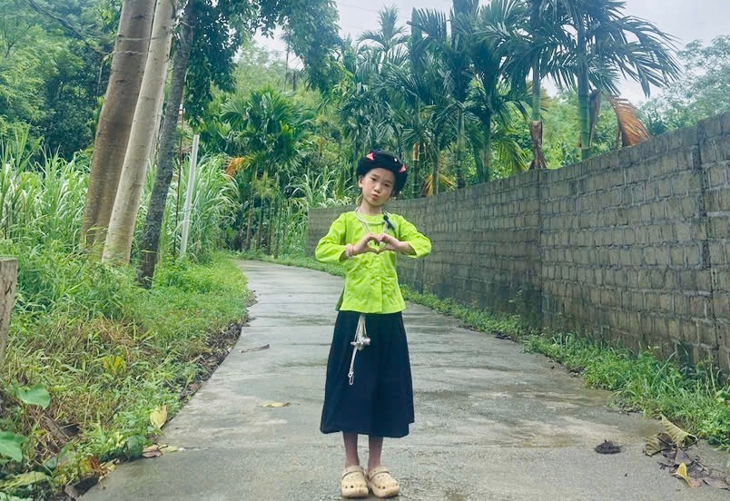 Ước mơ giản dị của cô bé Tuệ Nhi sẽ được đi thăm Lăng Bác vào một ngày gần nhất. Ảnh: NVCC