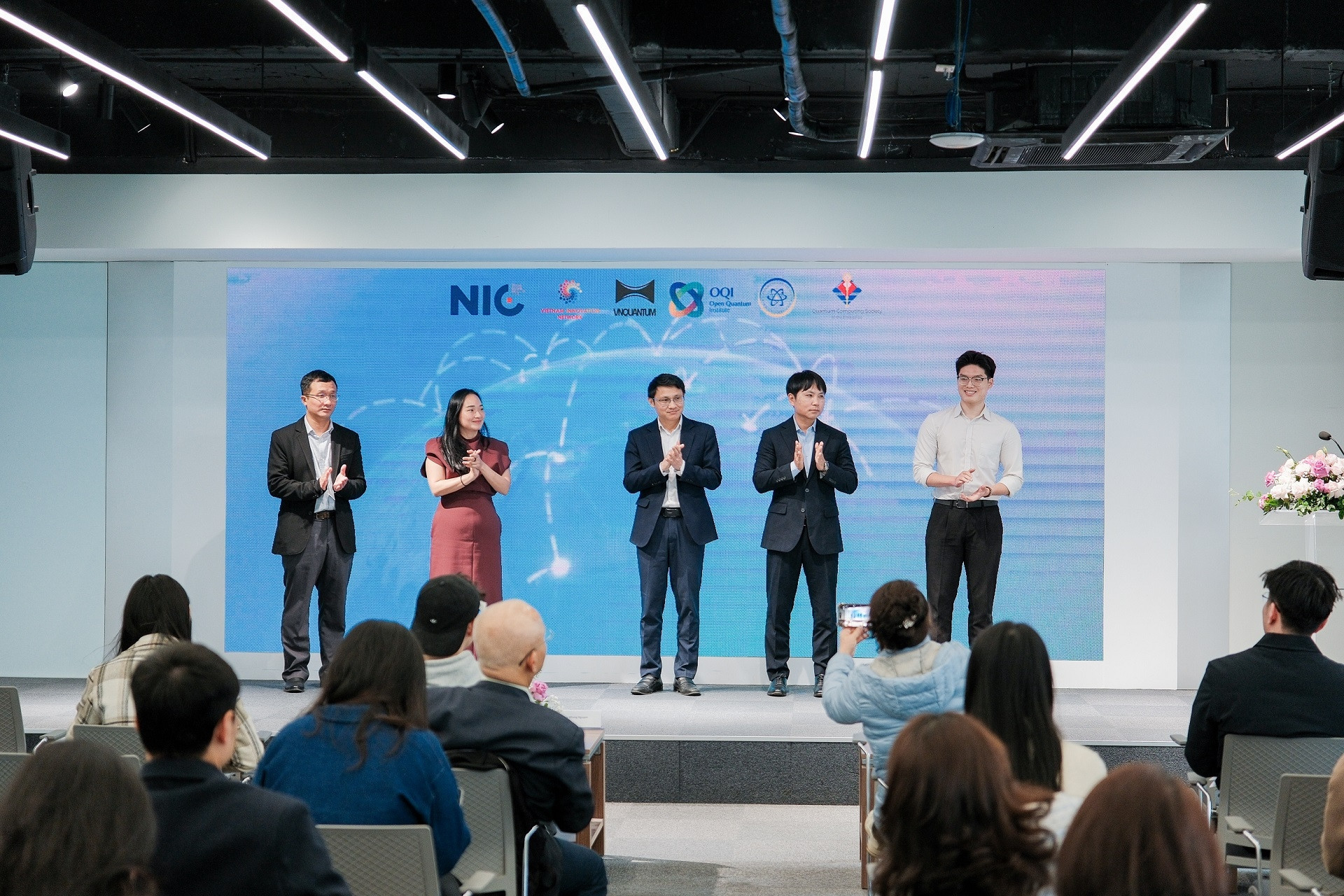 Vietnam hosts first international quantum computing hackathon