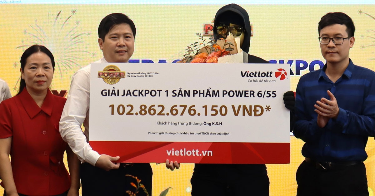 Foreign expert in Vietnam wins record Vietlott jackpot