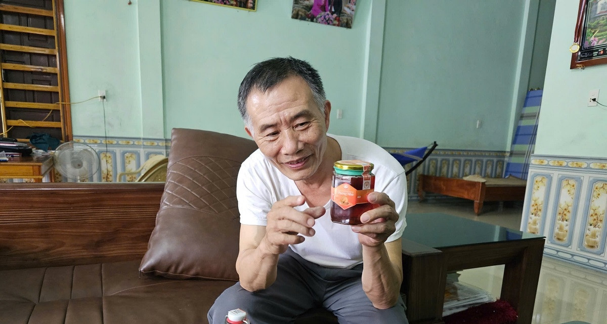 Forest-edge beekeepers turn local honey into a protected brand