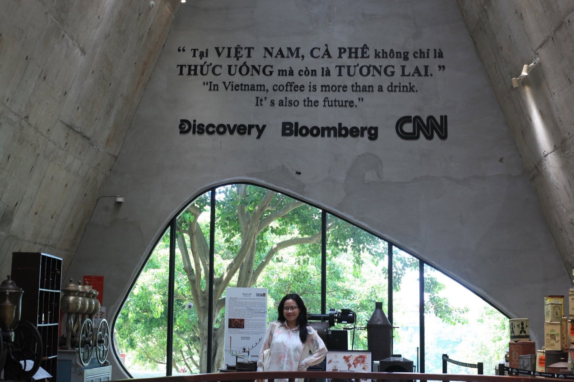 Hai Phong woman travels solo across VN for 45 days by coach on VND40 mil budget