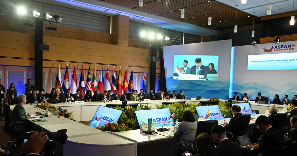 Vietnam attends ASEAN foreign ministers’ meetings with partners