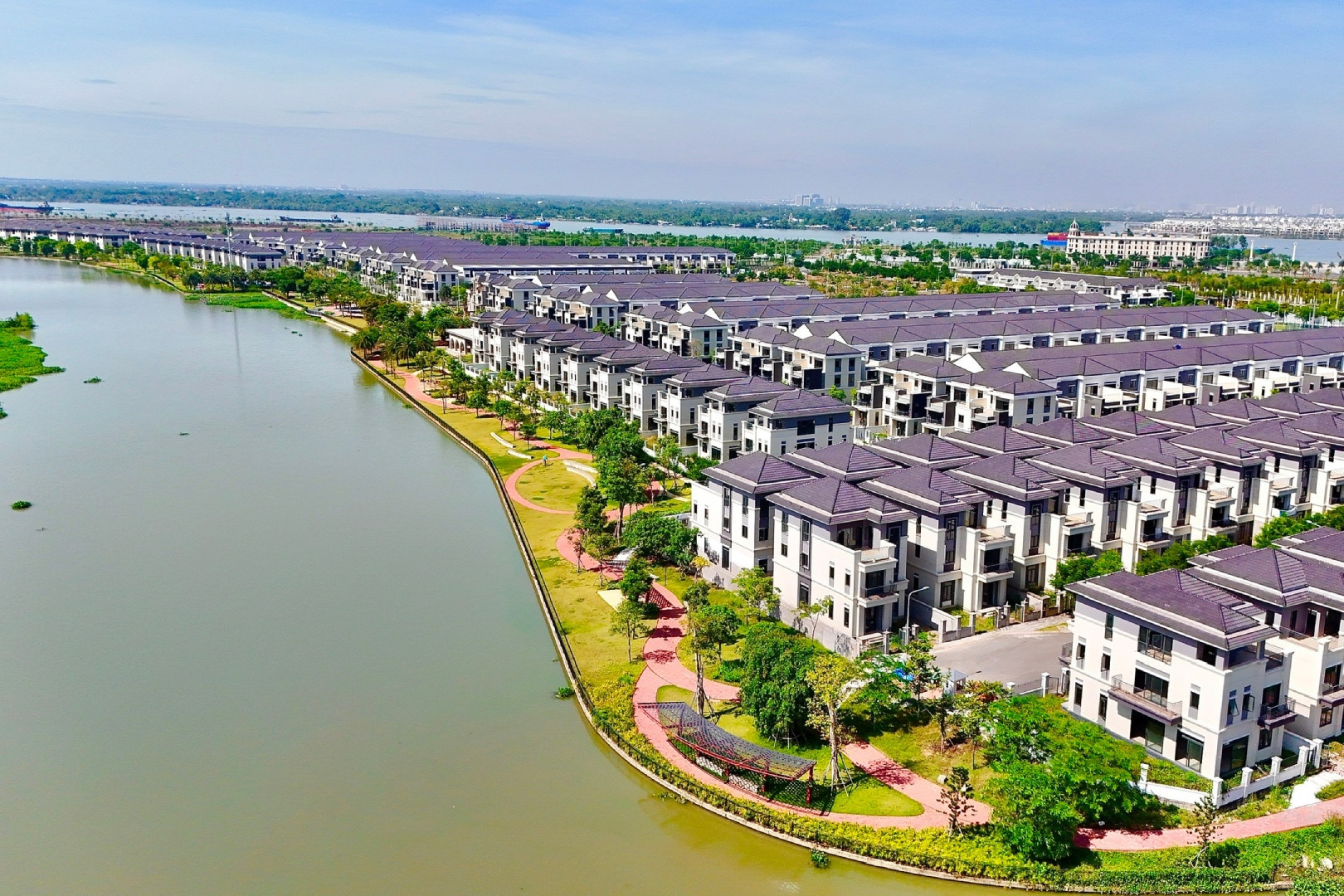 Dong Nai River Corridor: expanding urban space for dual-growth model