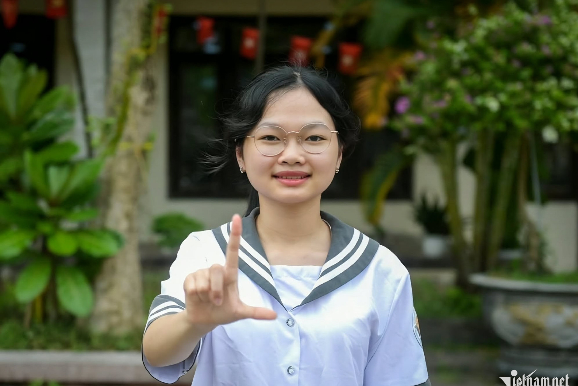 Ninh Binh girl wins Physics Gold, shares her secrets