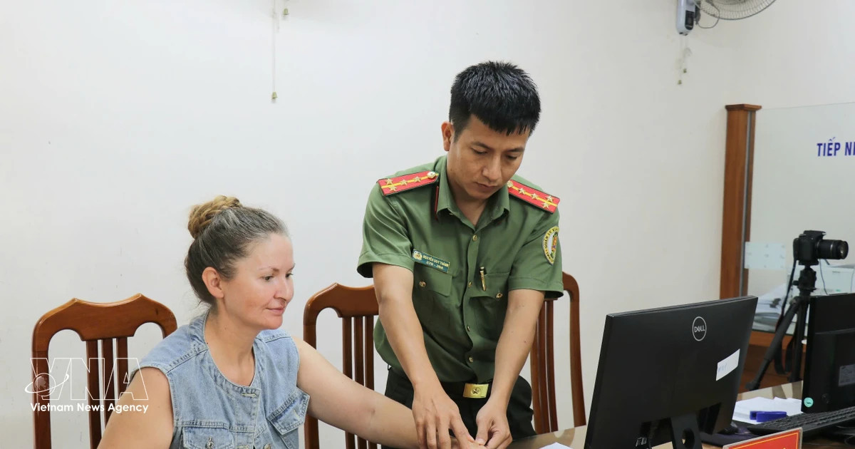 Foreigners experience Vietnam’s digital government through level-2 e-ID services