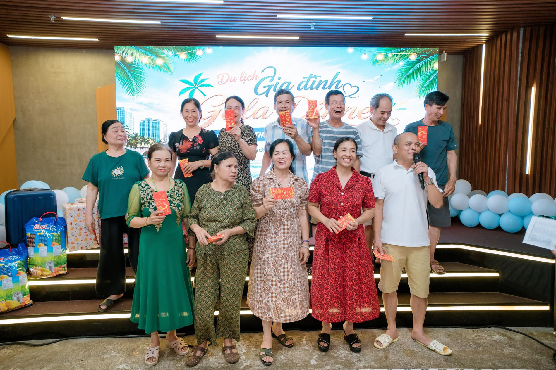 family reunion5.jpg