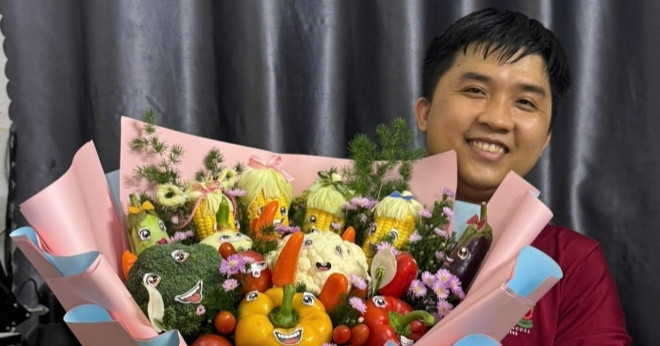 Florist in Can Tho wins customers with creative bouquets made from vegetables