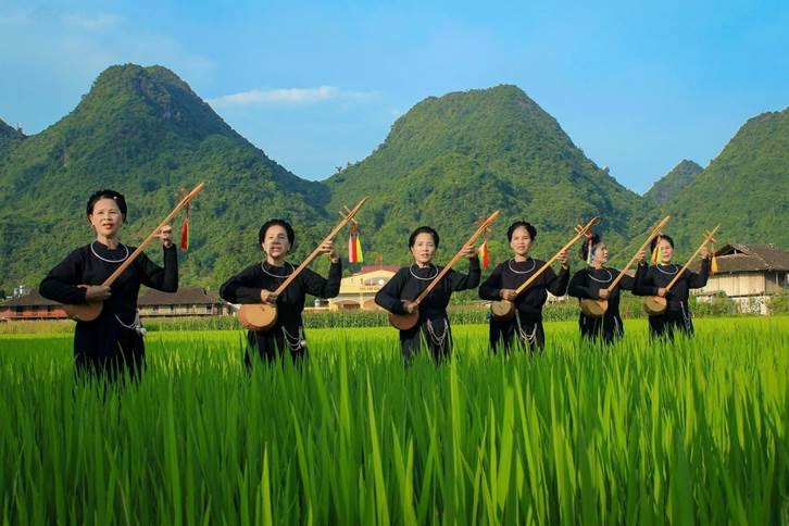 Ethnic culture shifts from 