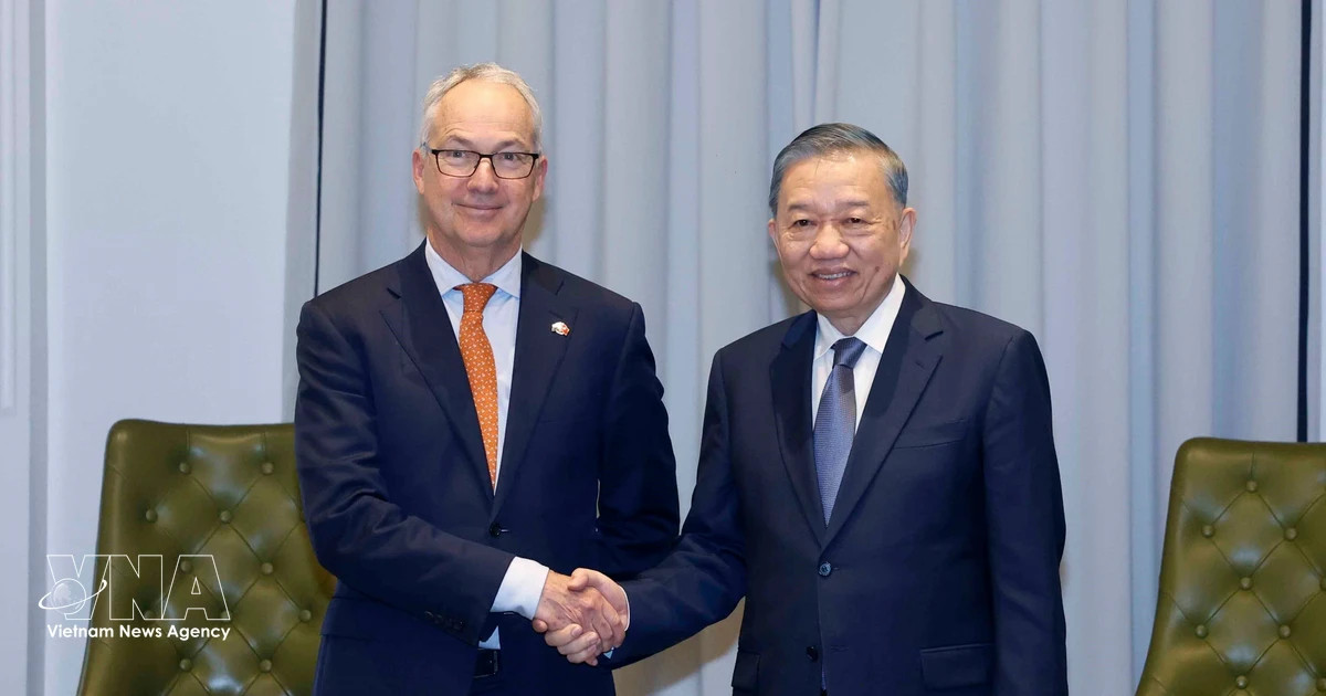 Top leader receives Australian Special Envoy for Southeast Asia