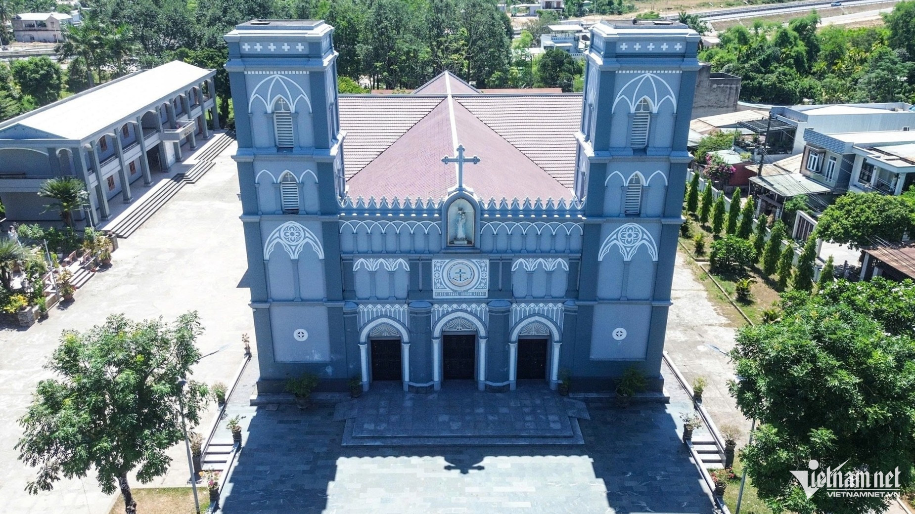 vn church.jpg
