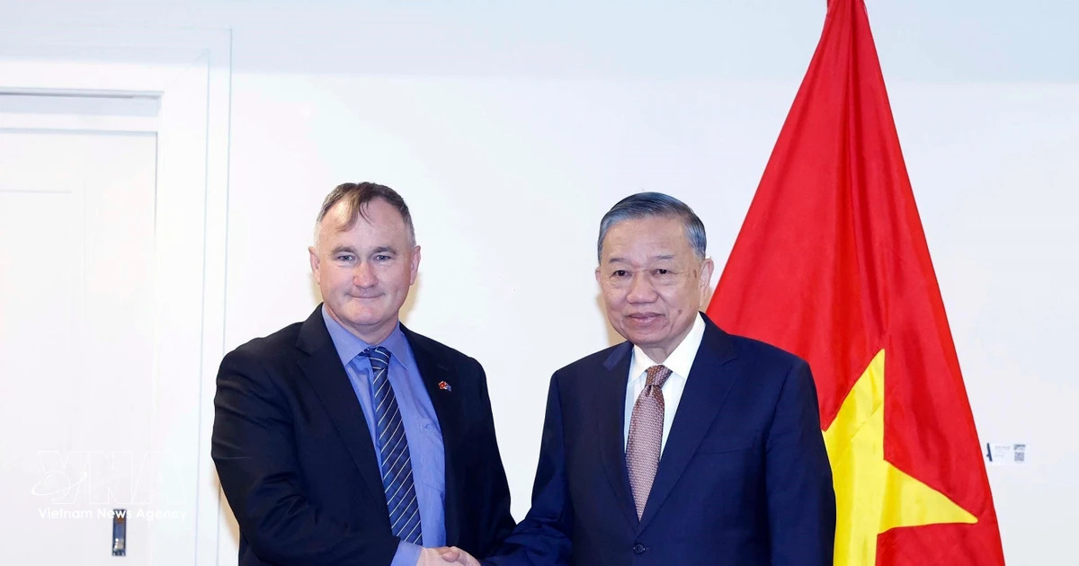 Top VN leader highlights mineral, high-tech ties with Australian firms