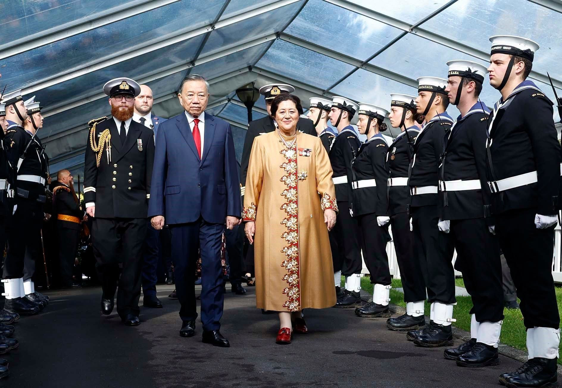 party chief to lam2.jpg