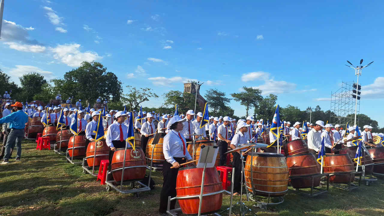LaVangdanhtrong.jpg