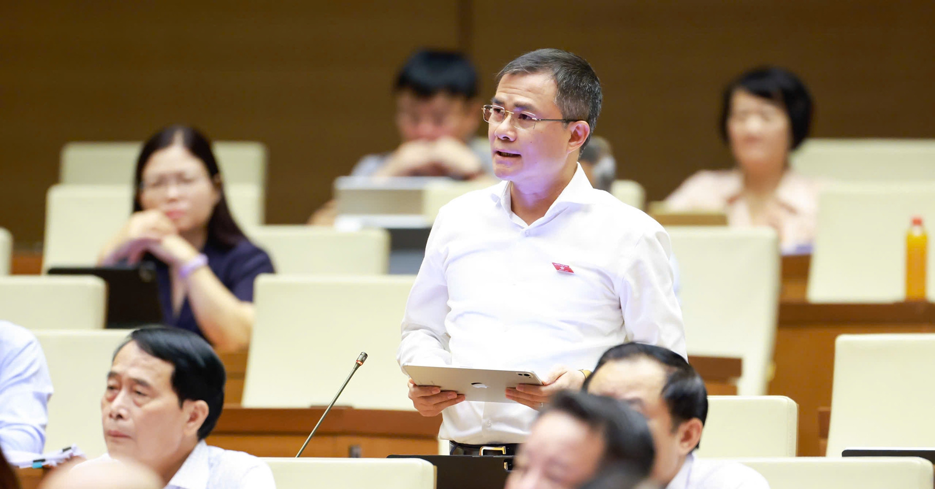 Viettel chief urges Vietnam to plan telecom infrastructure for 6G, 7G