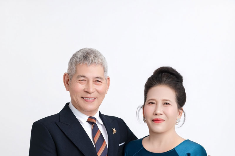 Taiwanese groom in late 60s weds Vietnamese partner after decade together