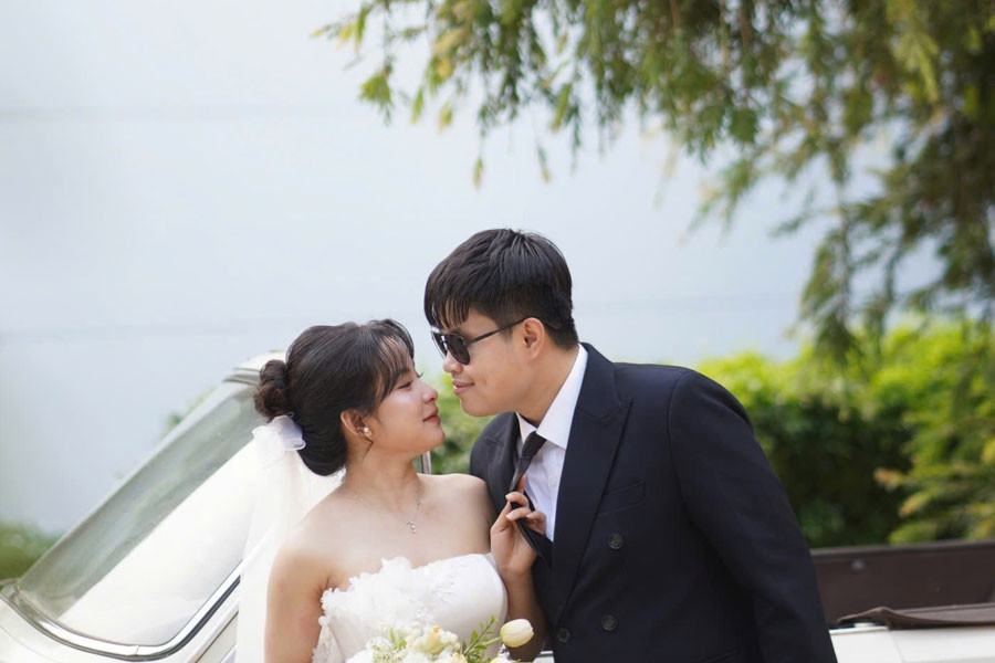 Visually impaired groom in Da Nang travels 1,000km to bring beautiful bride home