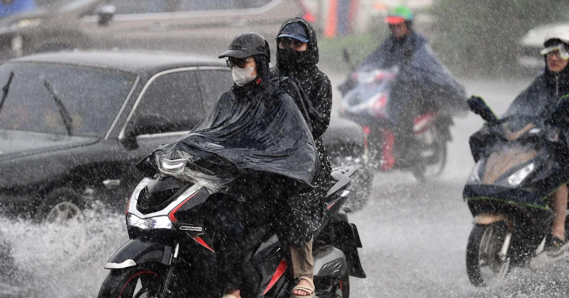 Heavy rain, flood risks rise as tropical depression moves toward Vietnam