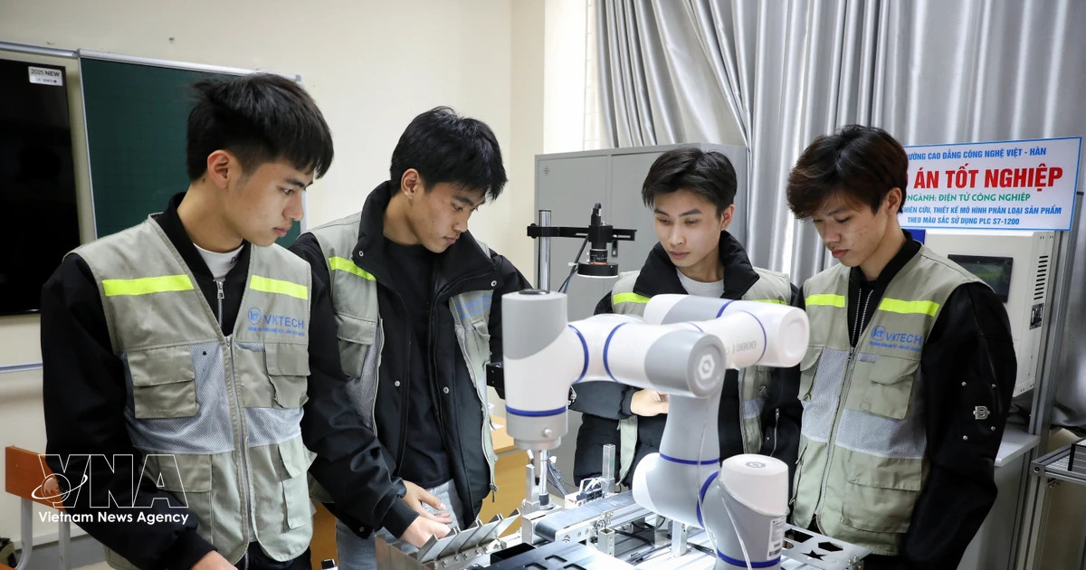 VN to award 1,500 full scholarships for strategic technology training abroad