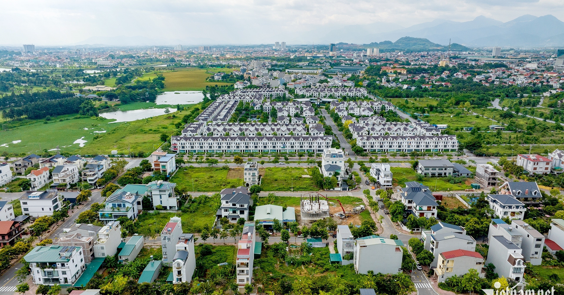 Why are Vietnam’s homes so expensive? PM points to land costs
