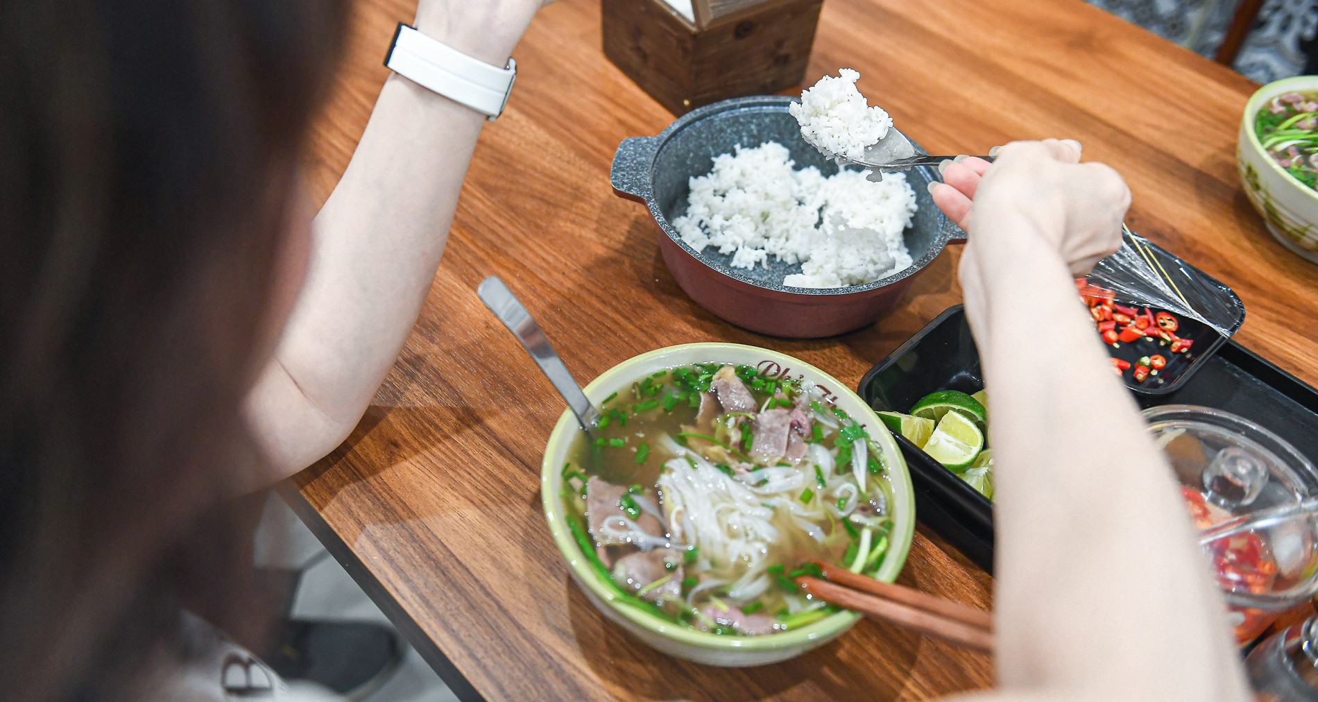 5 popular pho shops with a twist in central Hanoi