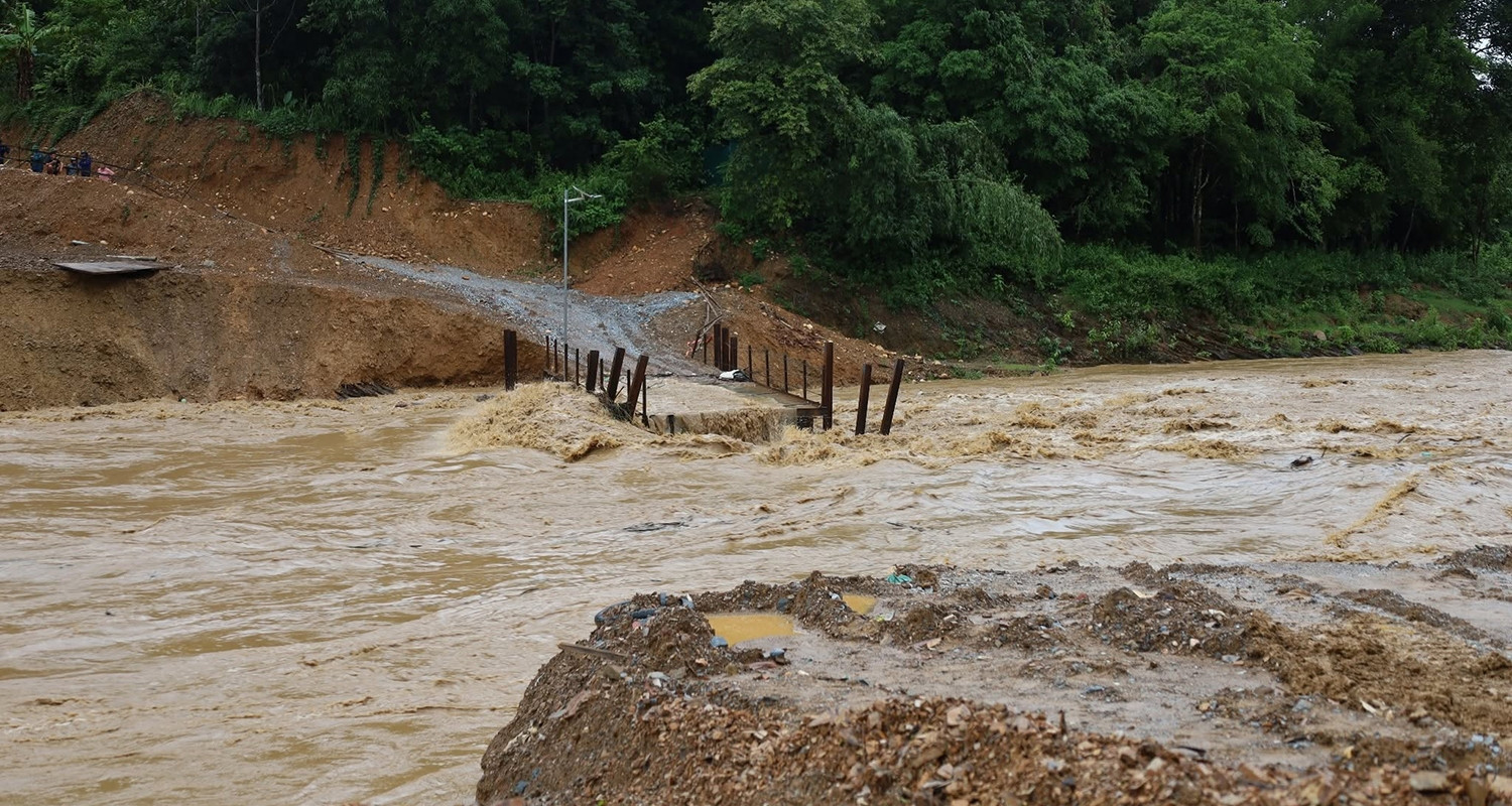Floods kill one, cut off hundreds of households in Nghe An