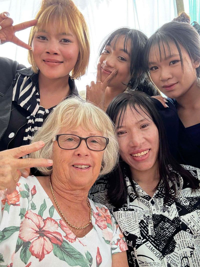 anh anh.jpg