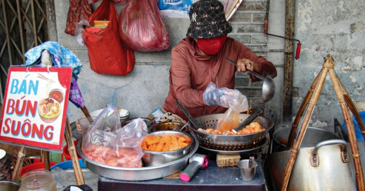 HCM City woman preserves century-old noodle stall and family keepsake