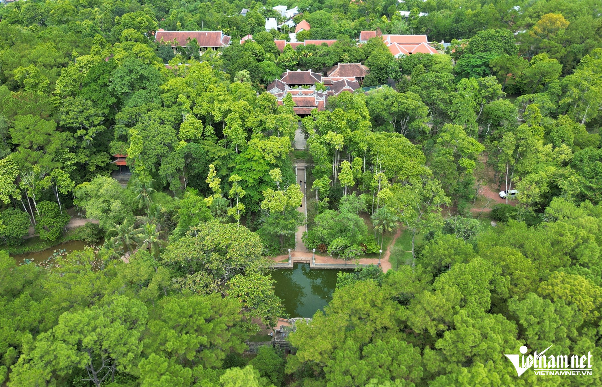 hue pagoda.jpg