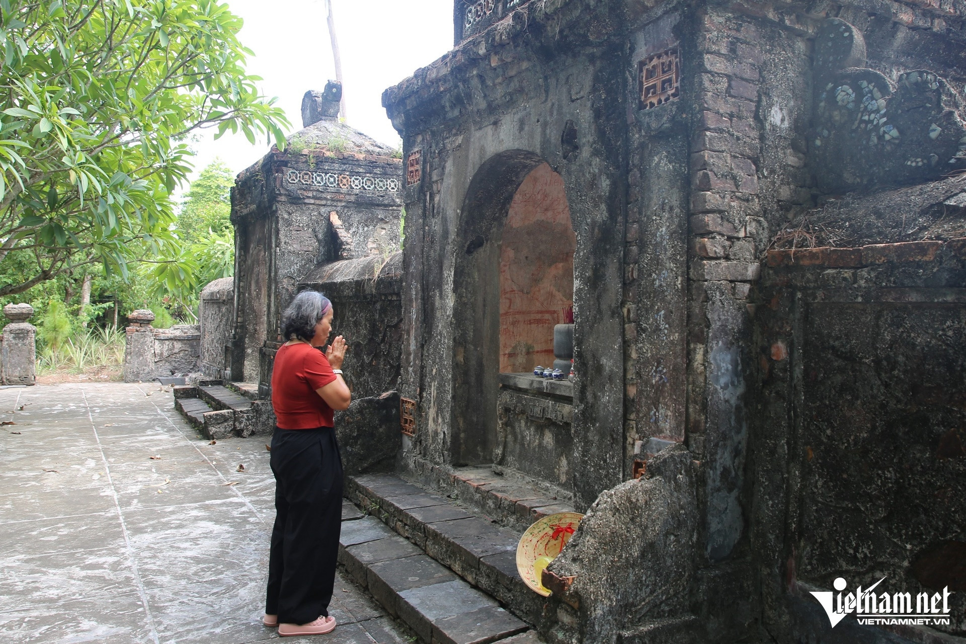 hue pagoda12.jpg