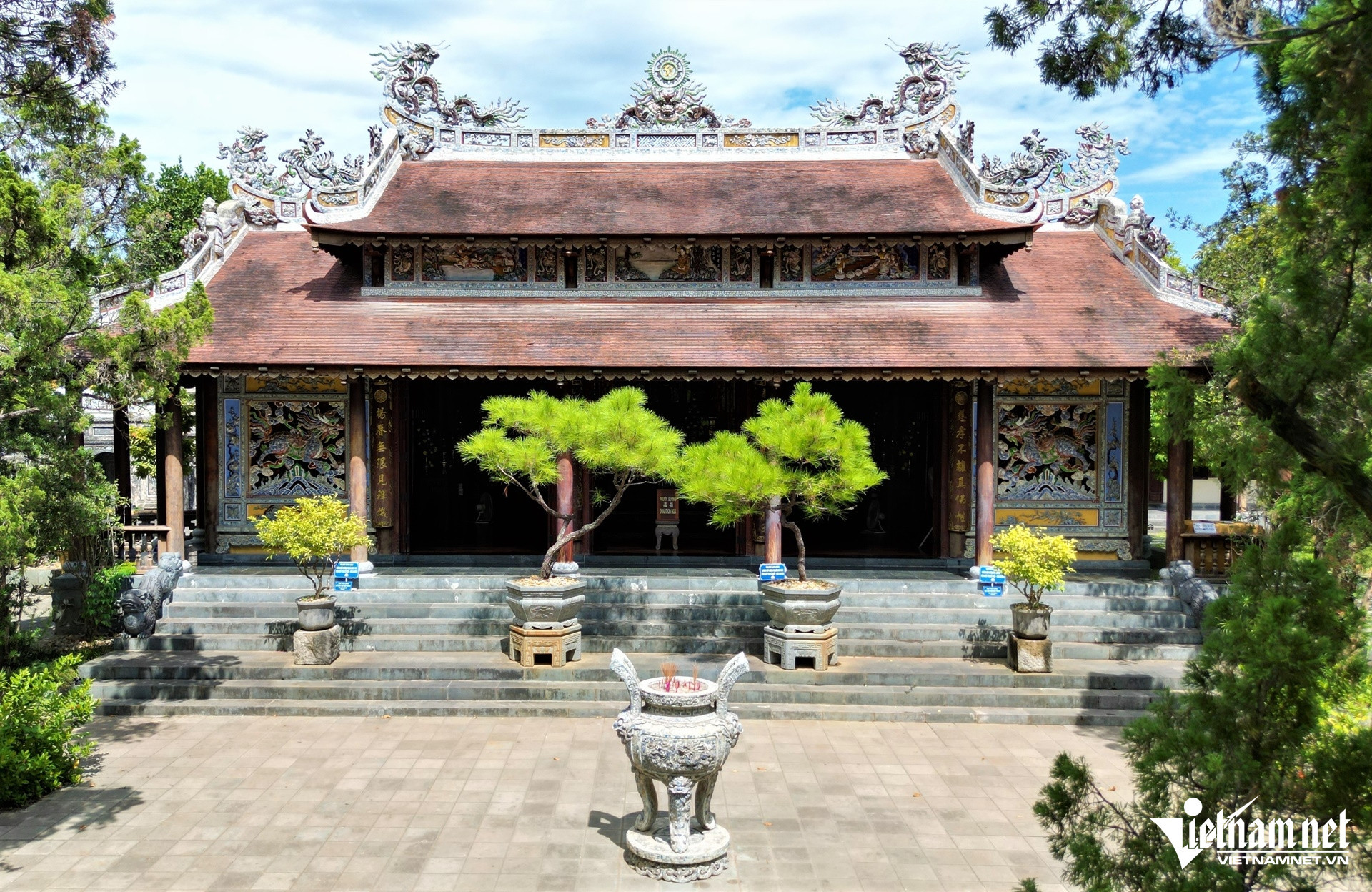 hue pagoda3.jpg