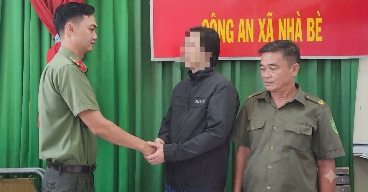 Korean tourist thanks Ho Chi Minh City police after river rescue