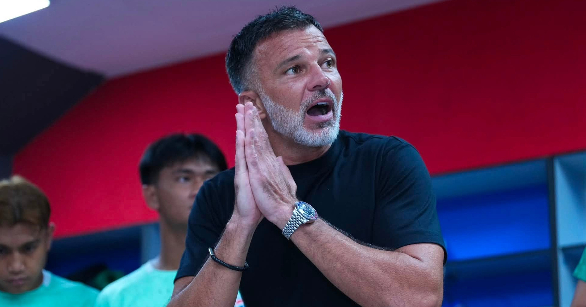 Thailand coach defends Vietnam in naturalized-player controversy