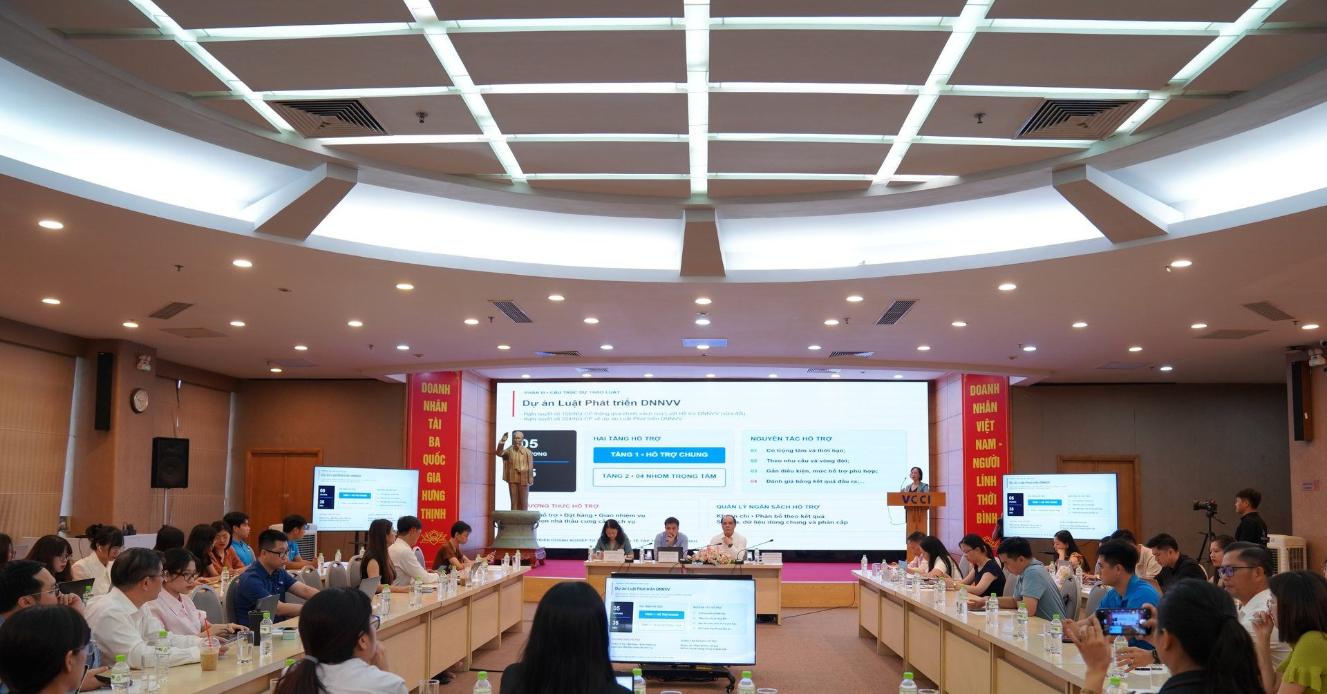 Vietnam weighs simpler tax rules for household businesses