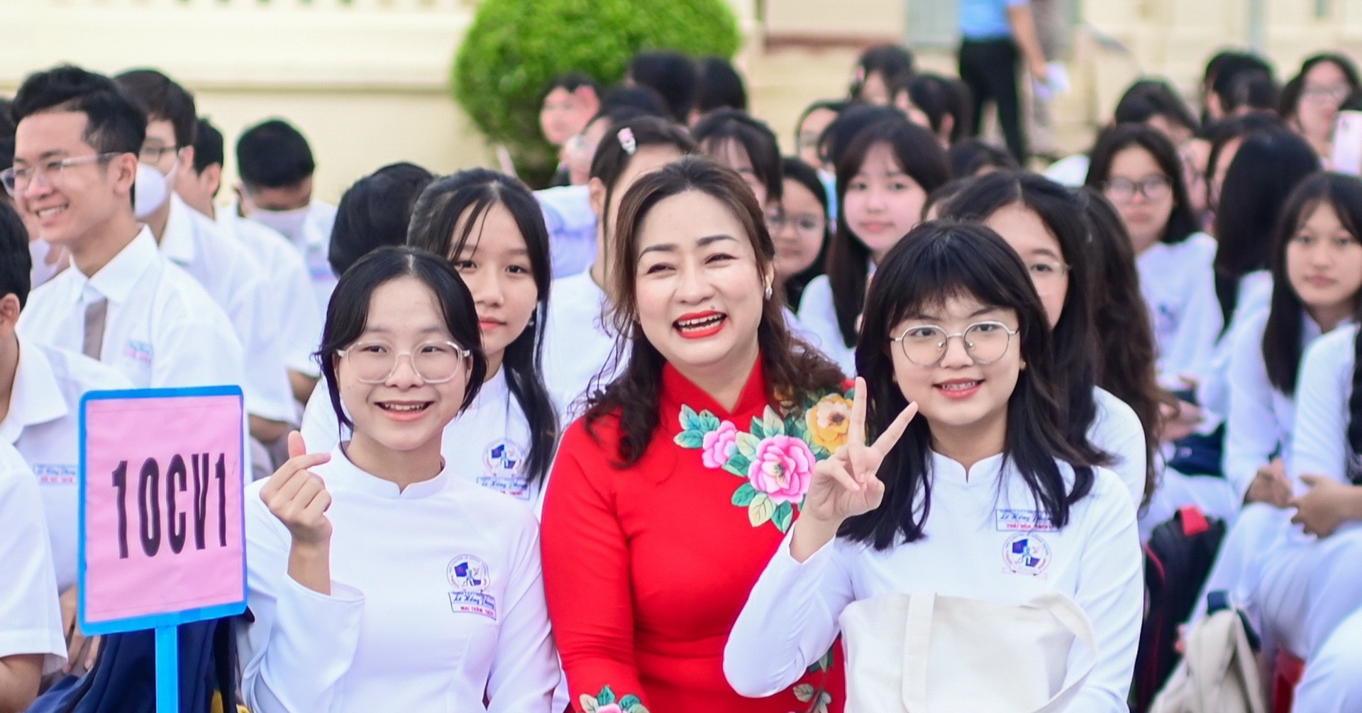 HCM City starts new school year with 2.62 million students