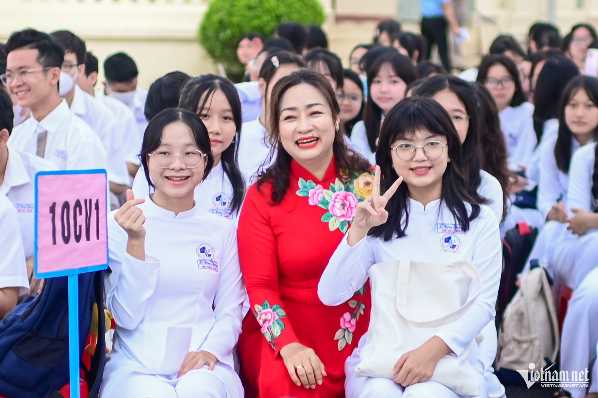 W-học sinh TPHCM   nguyễn huế 12.jpg