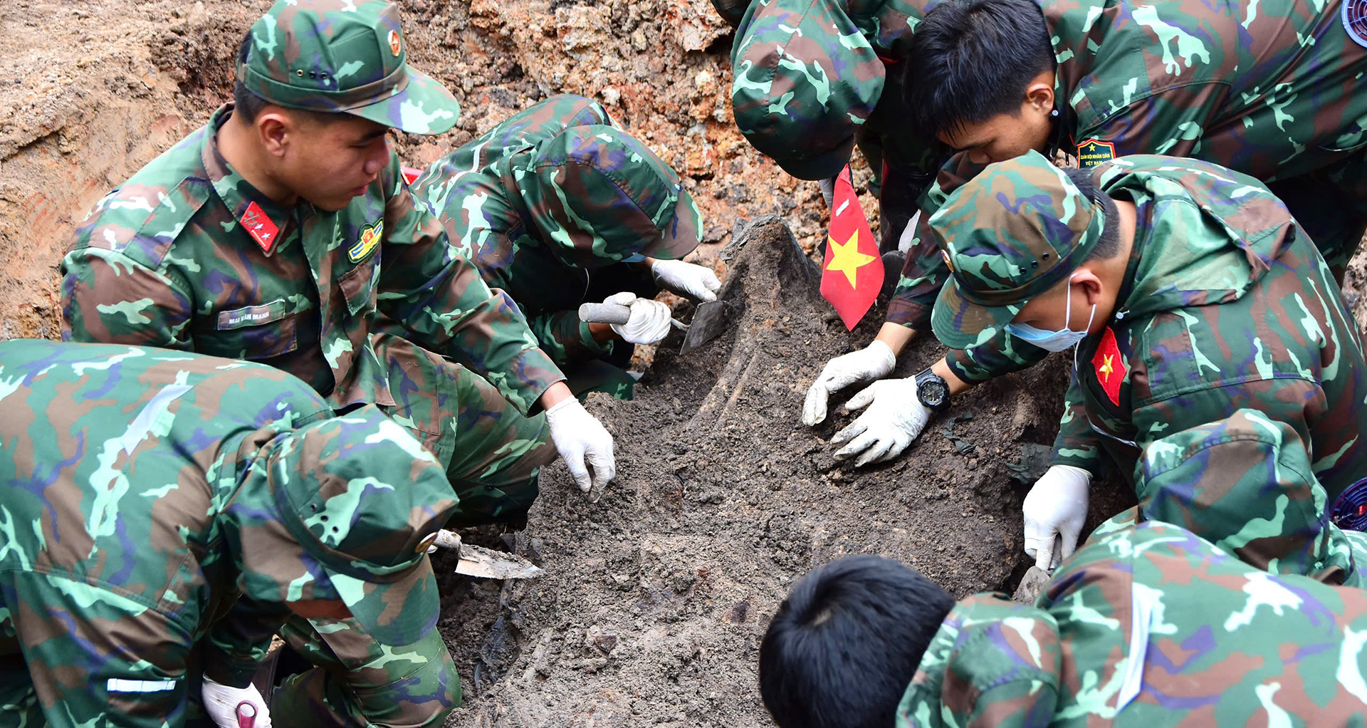 Search at HCMC park uncovers 26 more fallen soldiers’ remains