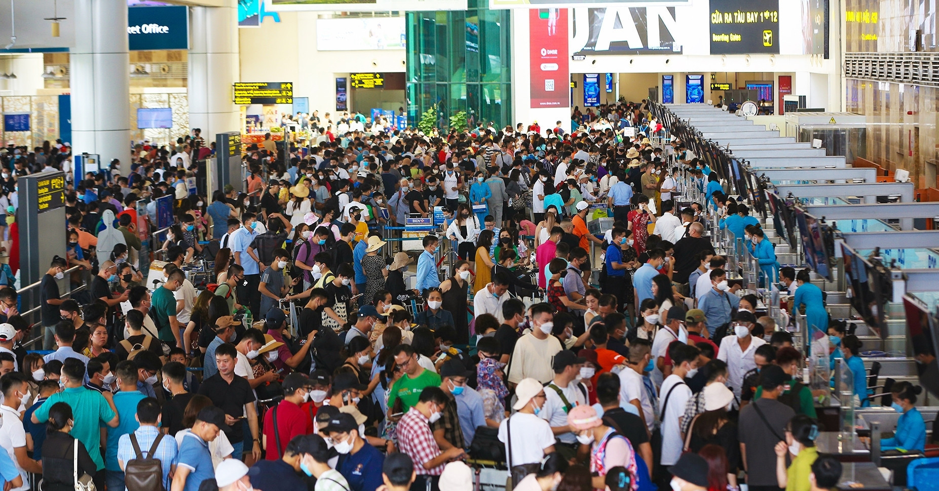 125,000 travelers expected at Hanoi airport as holiday rush begins