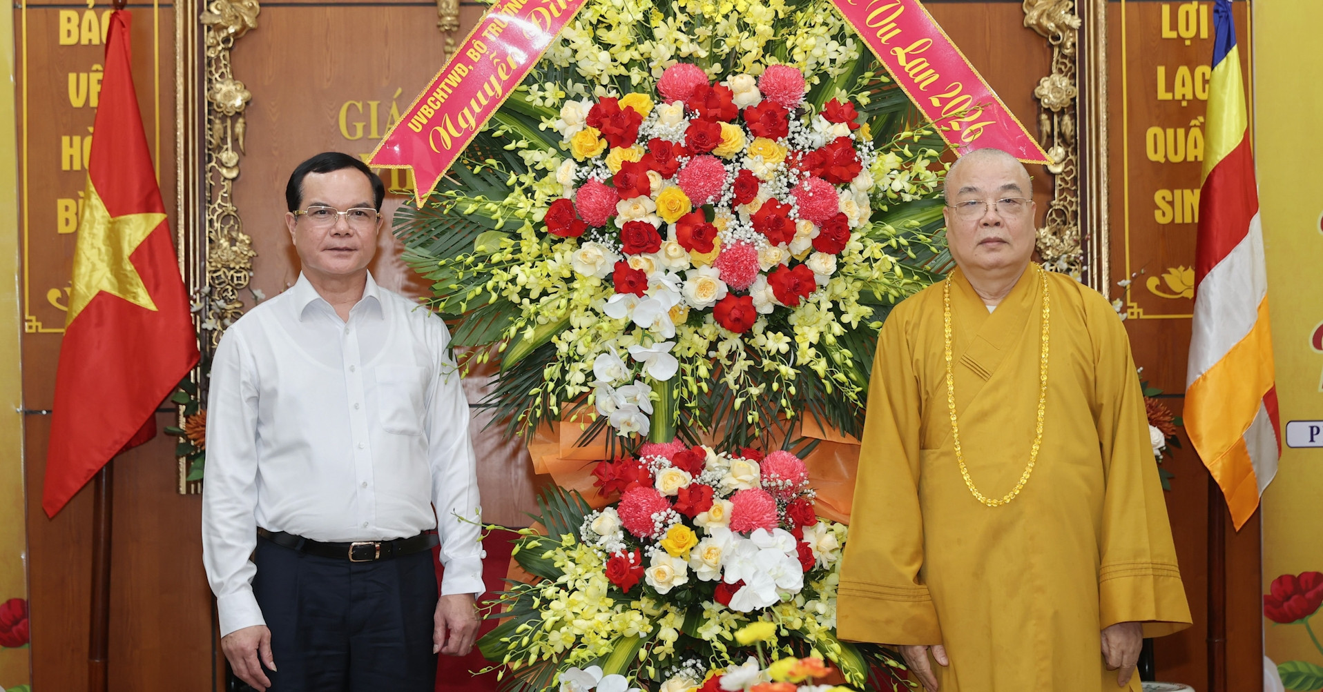 Minister Nguyen Dinh Khang extends Vu Lan greetings to Buddhist Sangha
