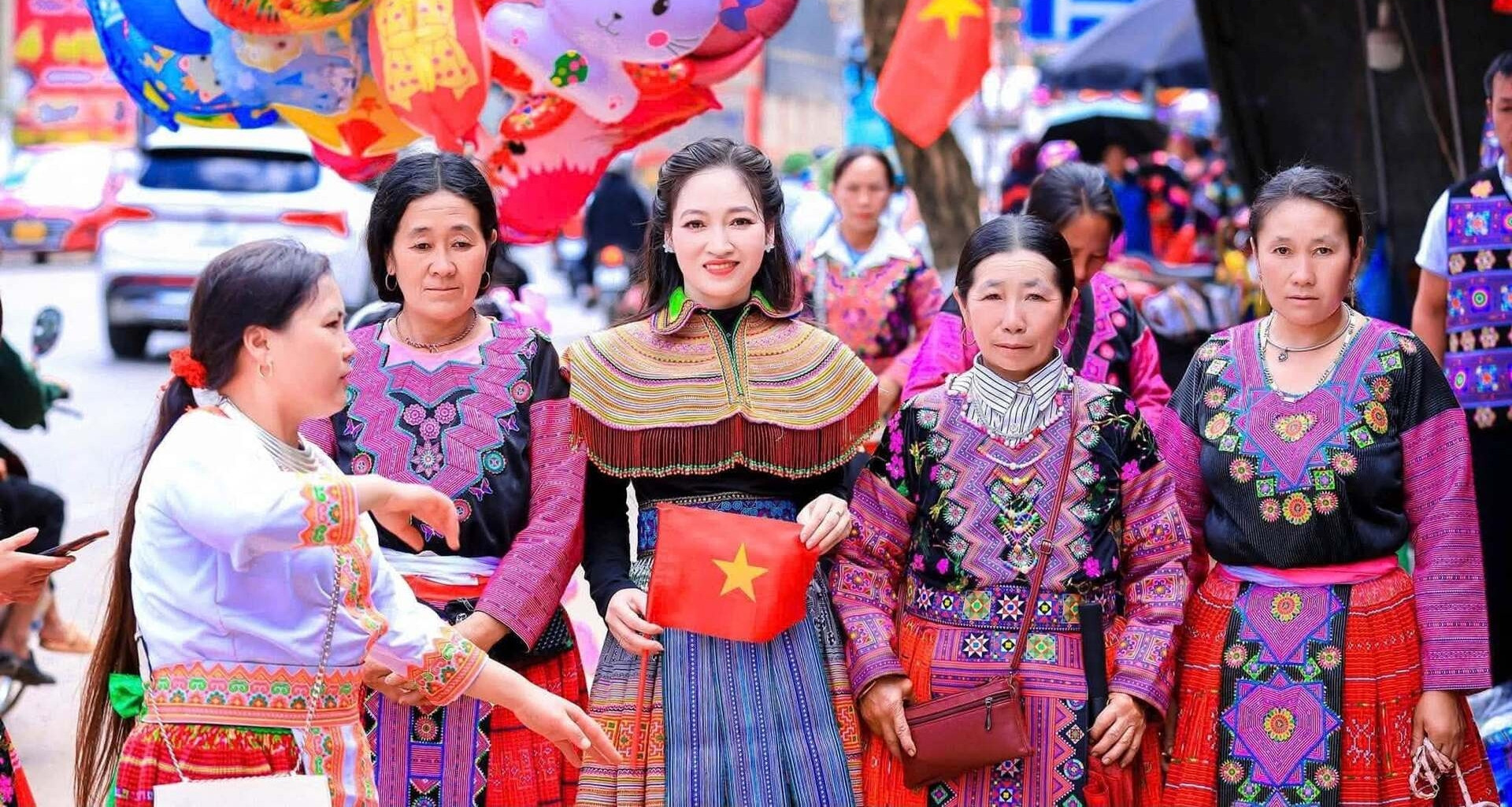 Fireworks, brocade and folk culture await visitors in Moc Chau