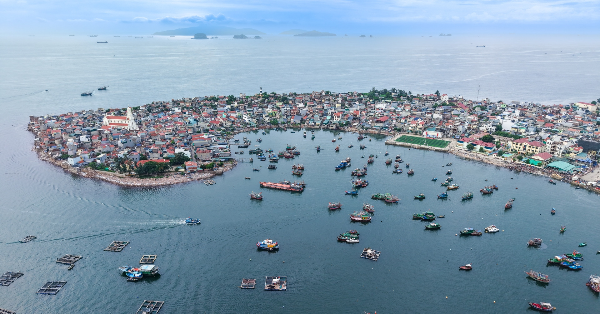 Seafood markets and golden rice fields: Getaways near Hanoi
