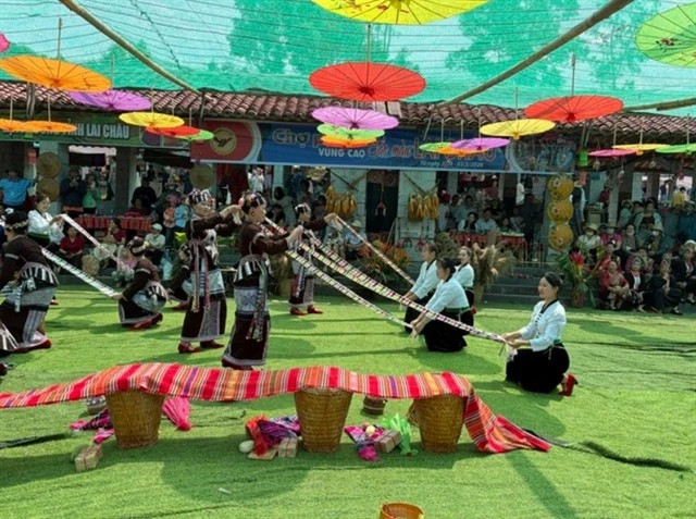 National ethnic culture village offers events on National Day celebration