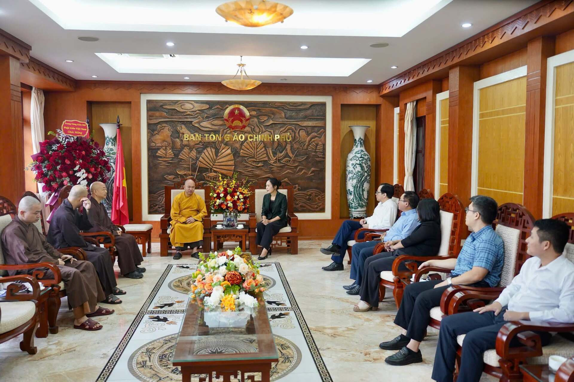 Kiến tạo 1.jpg