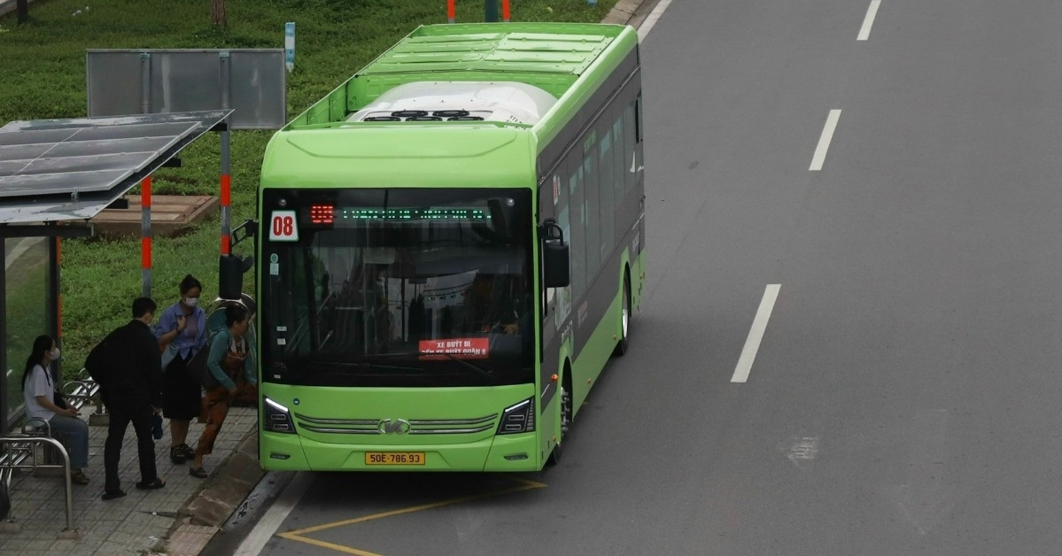 Ho Chi Minh City eyes dedicated bus lanes after free fare success