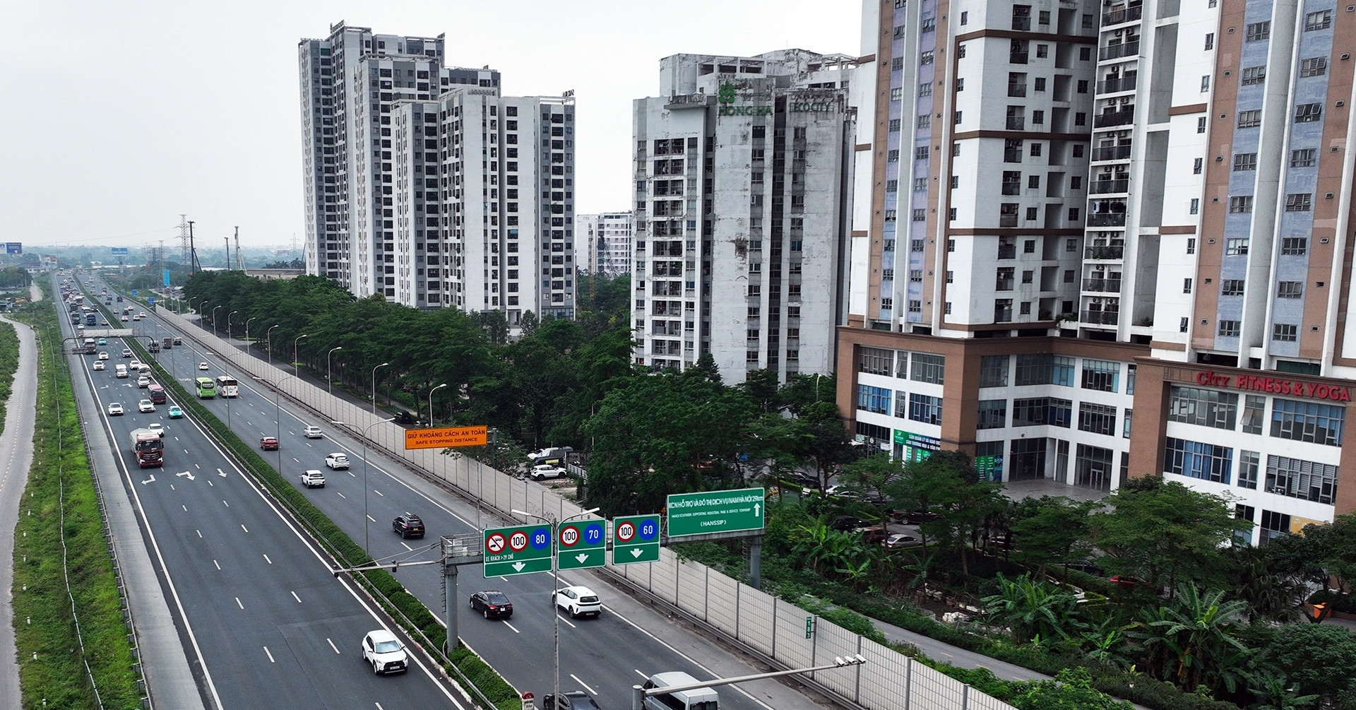 Why Vietnam isn't ready for an overtaking-only left lane