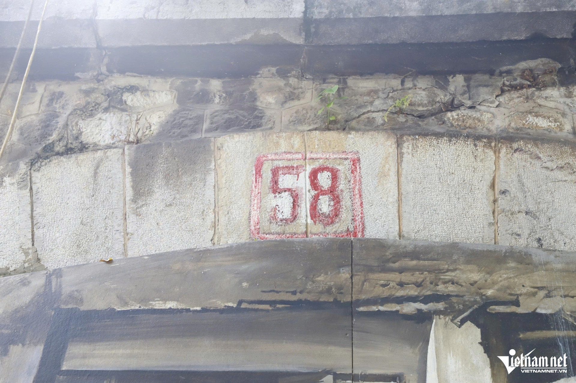 phung hung9.jpg